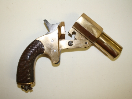 French-made flare gun, ca. 1914–17