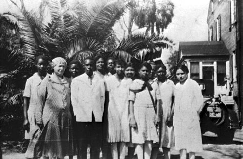 Josie Dodd with staff of the Dutch Kitchen, ca. 1930 Courtesy of the State Archives of Florida